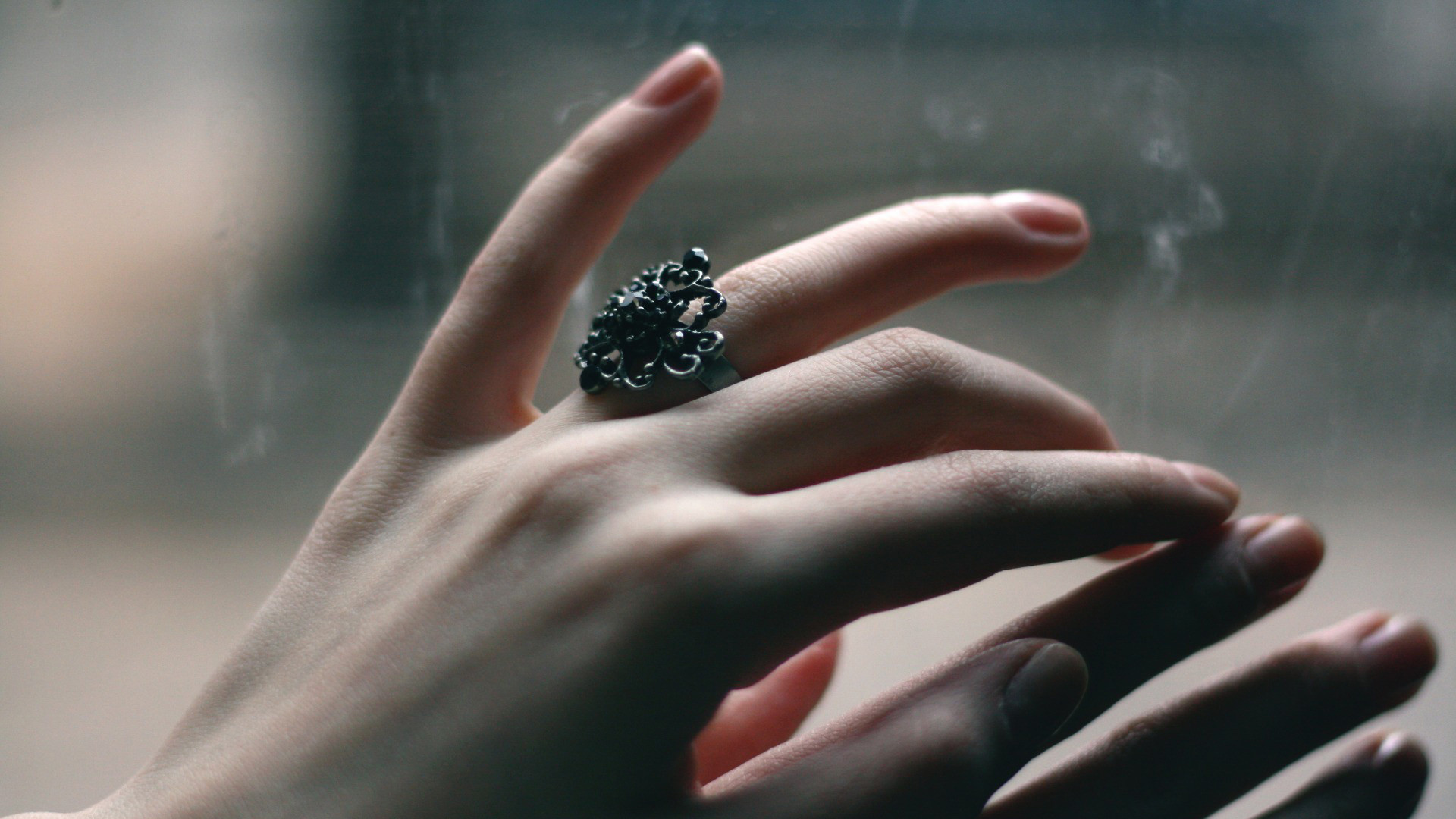 歌女泣謠（外二首 楓亭序 佳人殞）